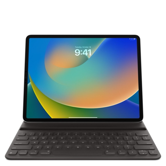 【純正】iPad Pro12.9インチ　Smart Keyboard キーボード Apple iPad Pro12.9インチ Smart Keyboard付き : Apple